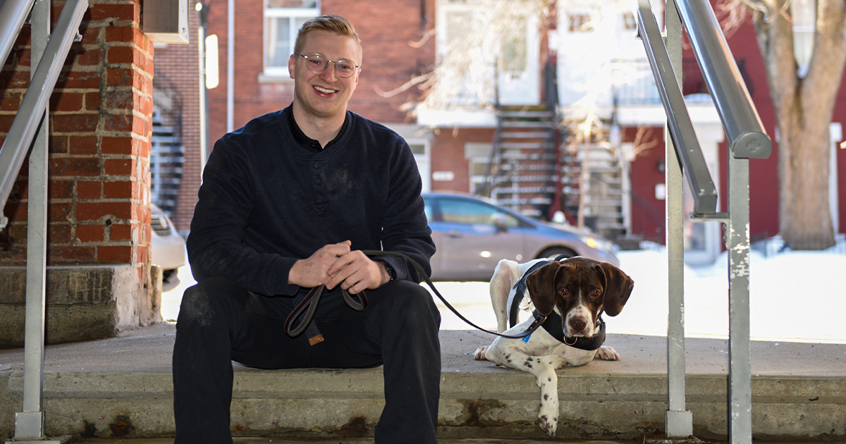 Sean-Micheal et son chien Walker