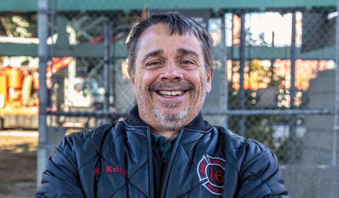 Derrière l&rsquo;uniforme jaune et le camion rouge : Être pompier