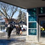 Tentes de L'Itinéraire devant la station Papineau